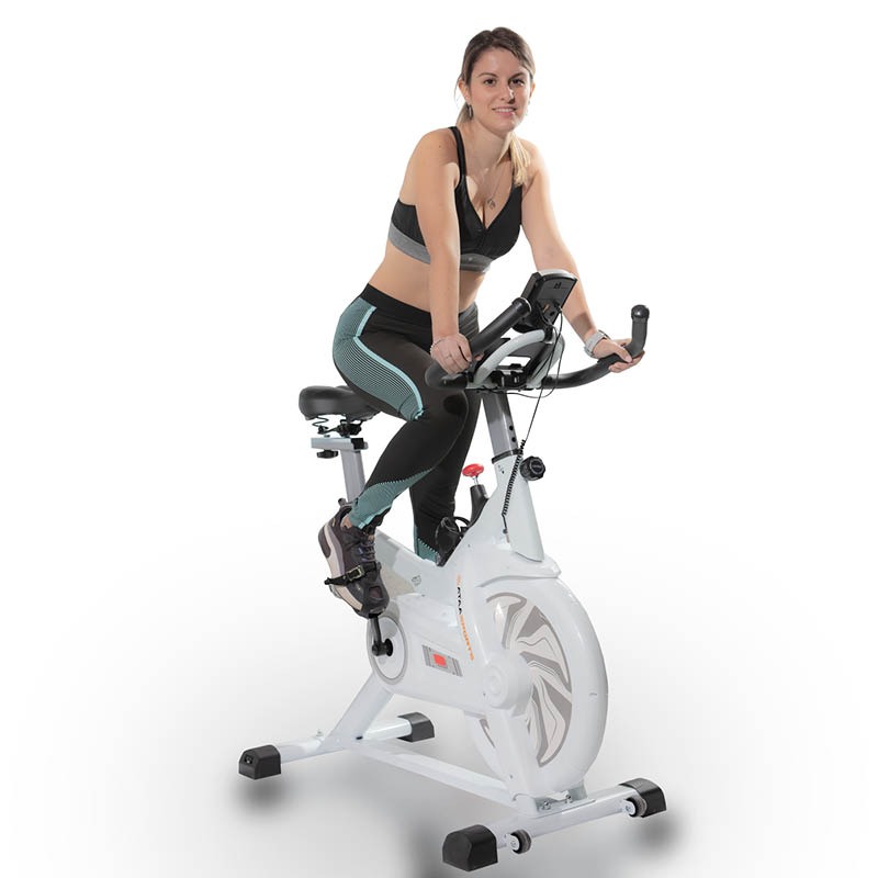 femme fitness vélo spinning ataa sports